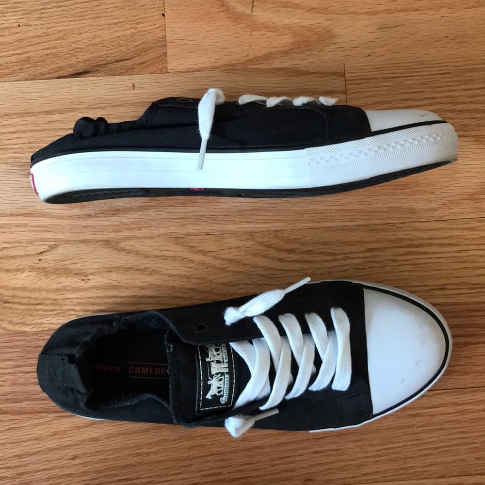 Levi’s Converse style shoes